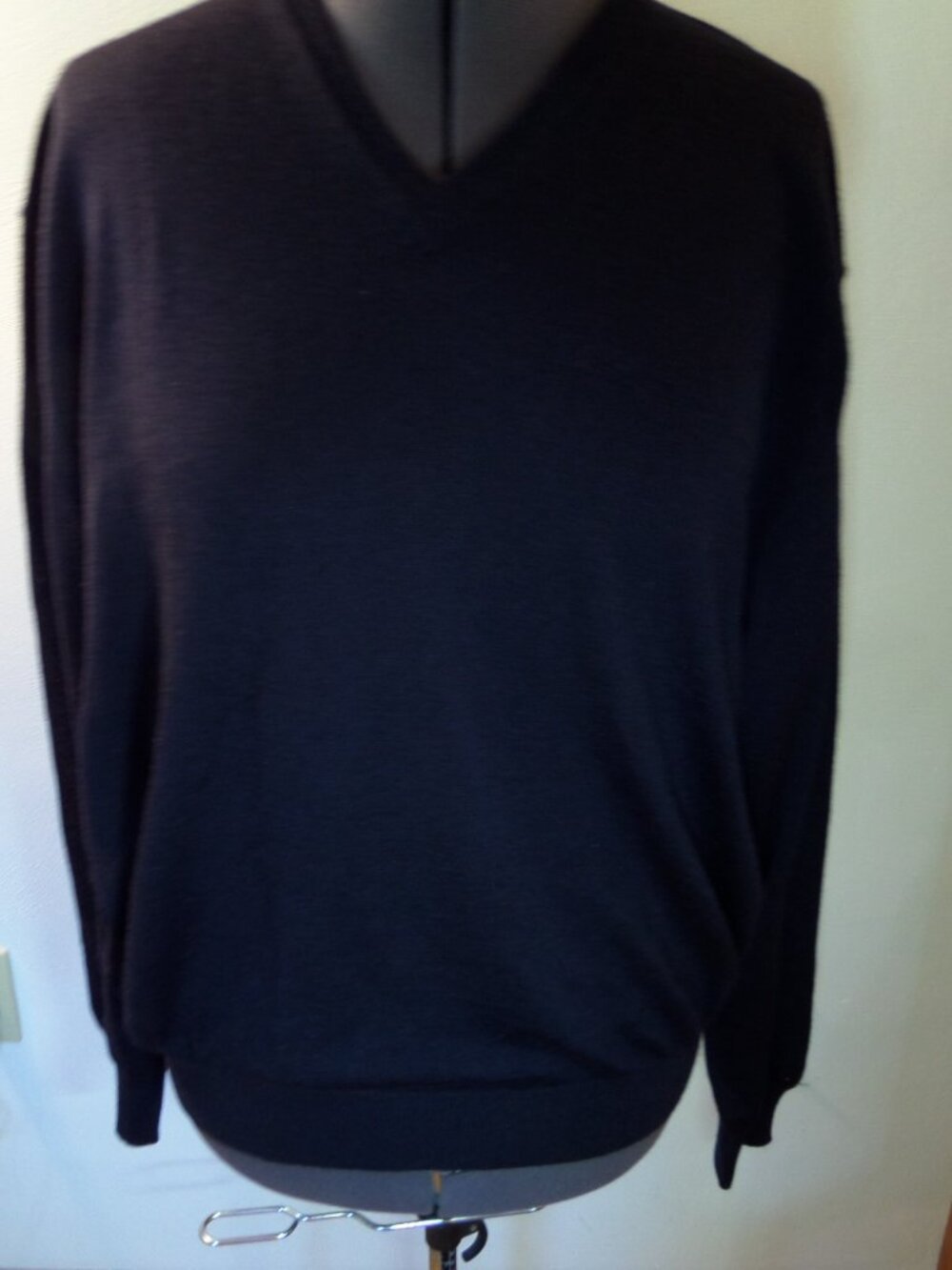 Hickey Freeman Men's Winter Navy Color 70% Merinos Wool Sweater Size XL